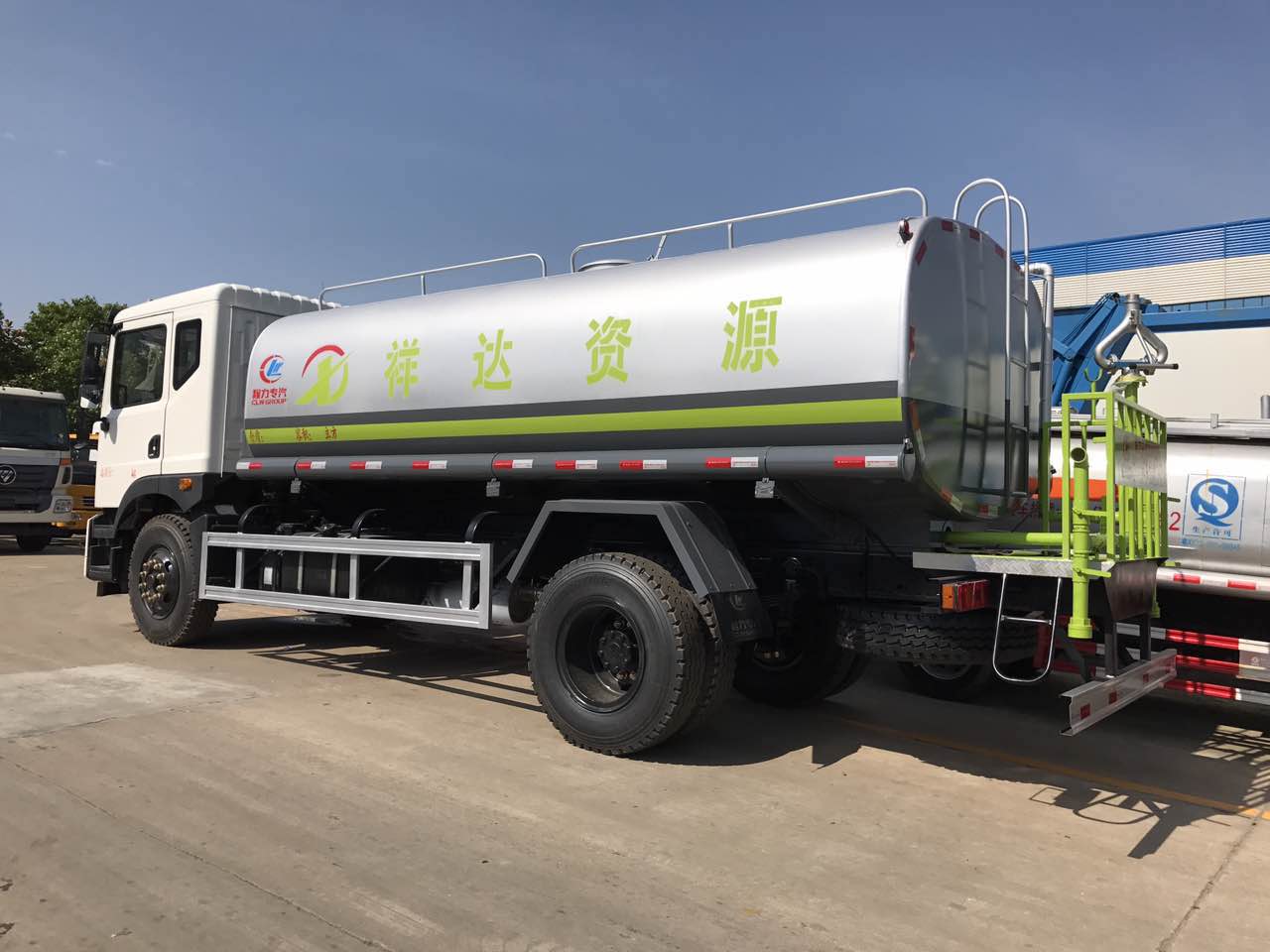 東風(fēng)153灑水車︱15噸灑水車圖片