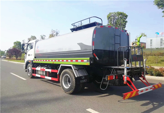 福田瑞沃灑水車(chē)︱15方灑水車(chē)圖片