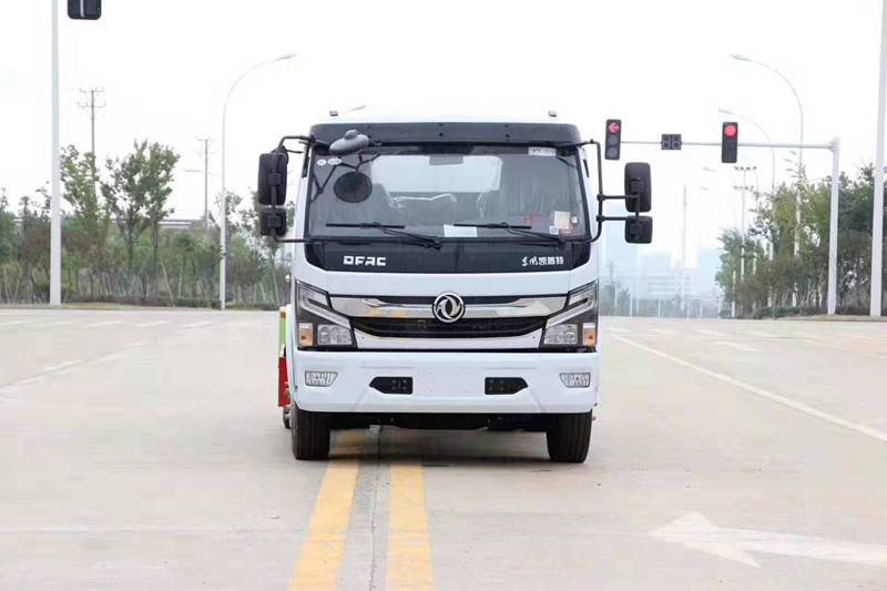 東風(fēng)多利卡灑水車︱10噸灑水車圖片