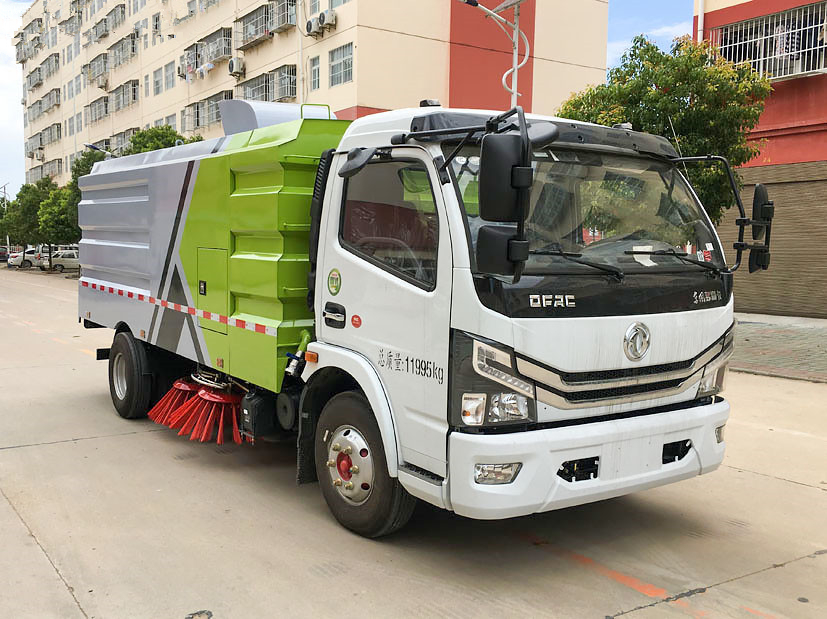 東風(fēng)大多利卡8噸掃路車