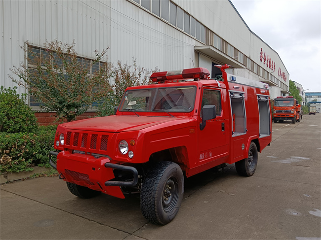 小型皮卡器材消防車_2噸四驅越野消防灑水車_吉林寧夏_森林消防越野巡邏車北汽雙排5座供水車