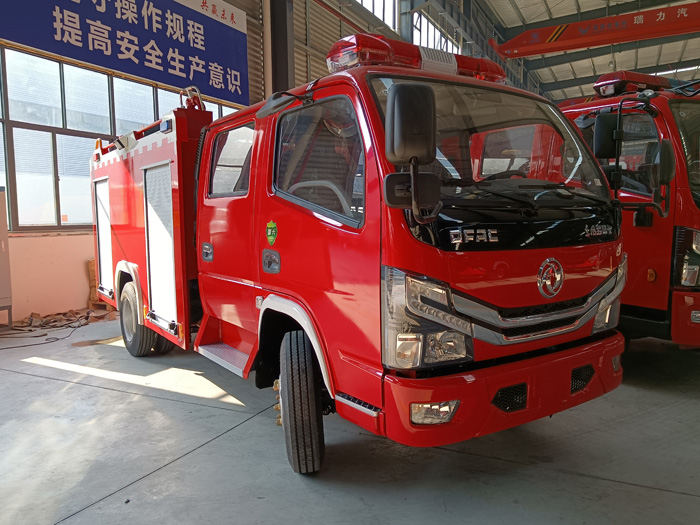 5噸消防灑水車價格_村鎮(zhèn)鄉(xiāng)鎮(zhèn)森林消防車_1.5-3.5噸水罐消防車現(xiàn)車價格