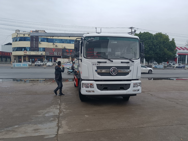 東風D9免稅的鐵路抑塵車--12噸降塵灑水車_大同煤場抑塵灑水車_運煤抑塵劑固化劑噴灑