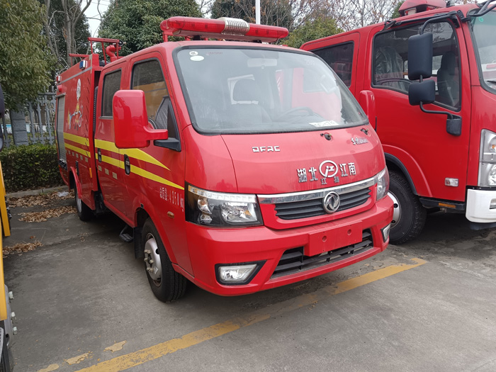 5噸消防灑水車_物業(yè)工廠小區(qū)消防車_1.5-3.5噸水罐消防車現(xiàn)車價格