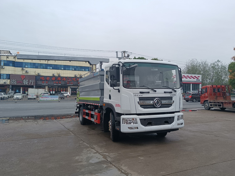 東風D9免稅的鐵路抑塵車--12噸降塵灑水車_大同煤場抑塵灑水車_運煤抑塵劑固化劑噴灑