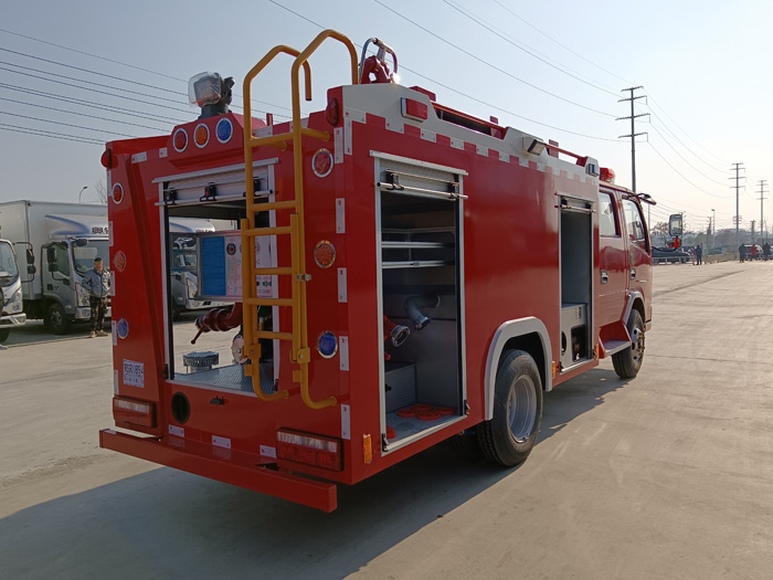 5噸消防灑水車多少錢_消防中隊消防車_2.5-5噸泡沫消防車現(xiàn)車報價